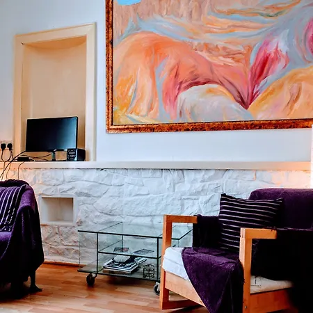 1 Bedroom Open Plan Apartment, Accommodates 4 אדינבורו