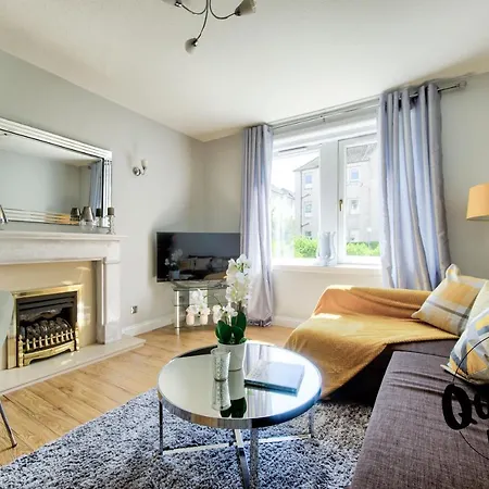 Love Leith - City Centre - Free Parking شقة