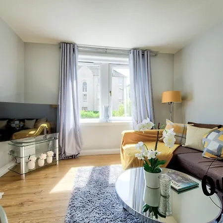 Love Leith - City Centre - Free Parking شقة