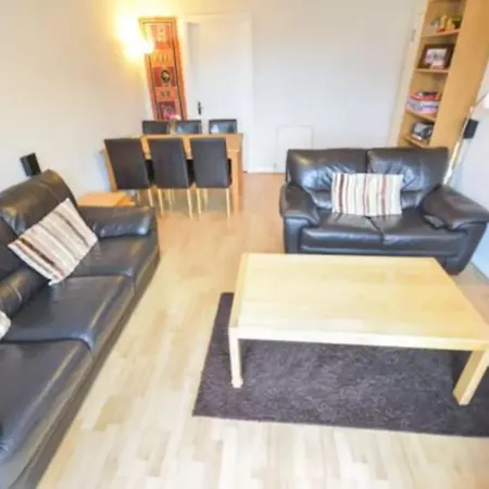 公寓 Spacious 2 Bed With Free Parking *