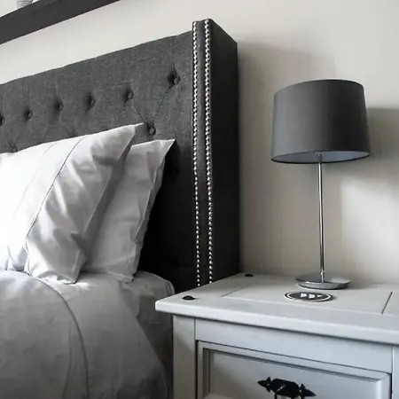 Stylish & Modern 2br With Free Parking