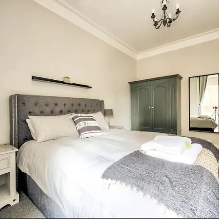 Stylish & Modern 2br With Free Parking