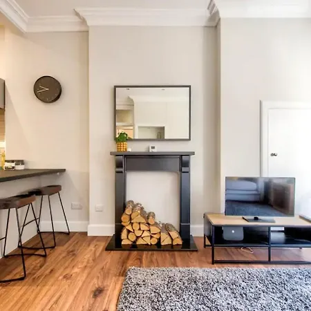 Apartamento Stylish & Modern 2br With Free Parking *