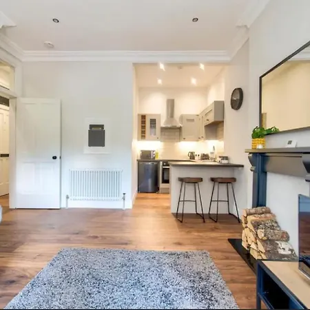 Stylish & Modern 2br With Free Parking *