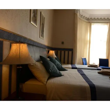 The Thistle House Апартаменты *