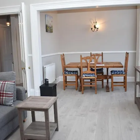 Beautiful & Spacious 3br In The Heart Of Old Town Appartement *
