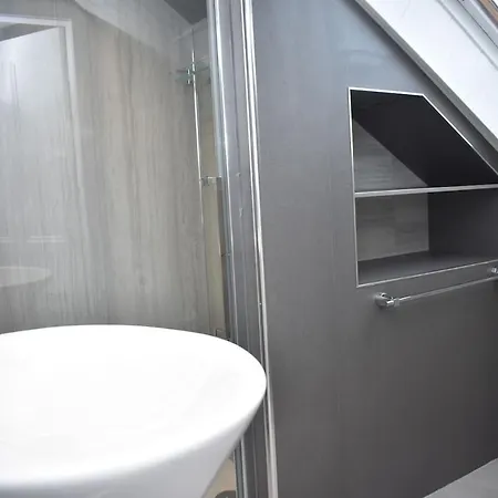 Beautiful & Spacious 3br In The Heart Of Old Town