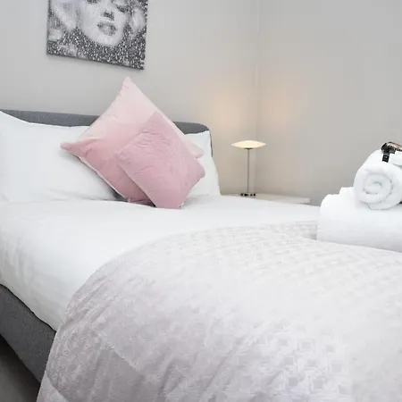 Beautiful & Spacious 3br In The Heart Of Old Town *