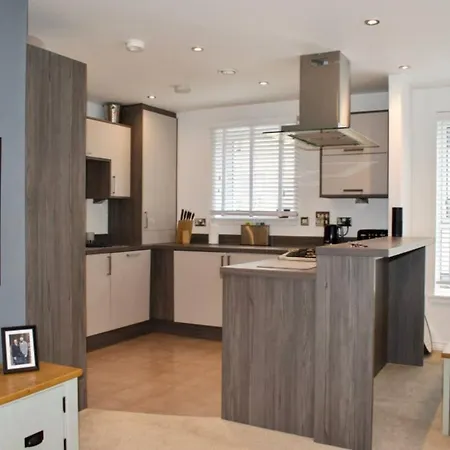 Modern Flat Close To City Centre Edinburgh