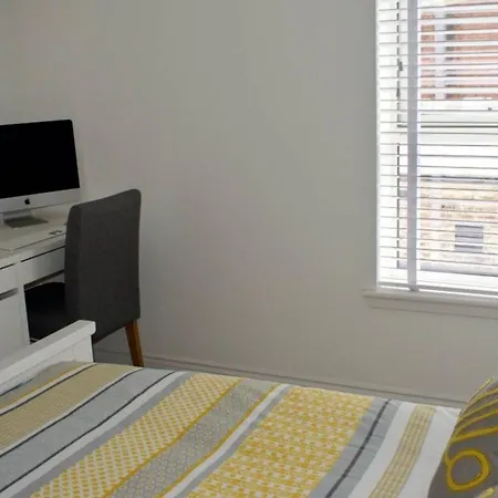 Modern Flat Close To City Centre Appartement *