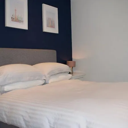 Modern Flat Close To City Centre *