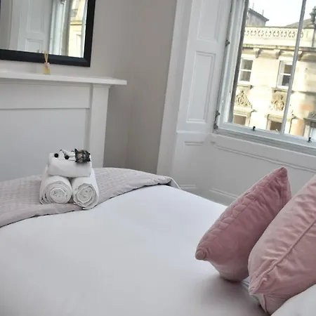 Beautiful & Spacious 3br In The Heart Of Old Town *