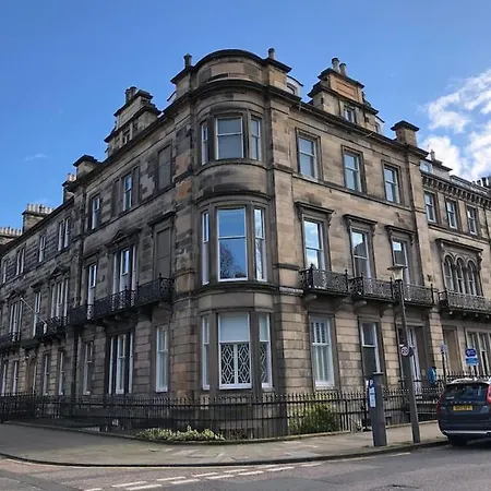 Central West End Victorian With Garden Edinburgh