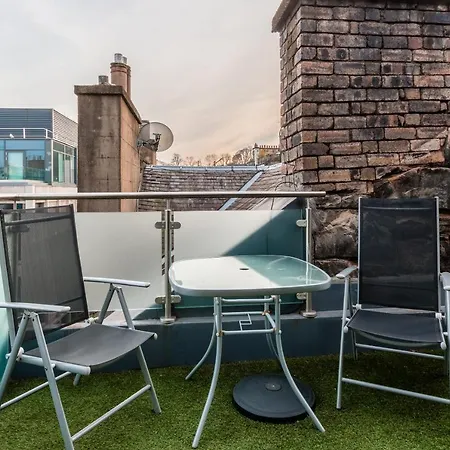 Code - The Loft, Hostel Edinburgh