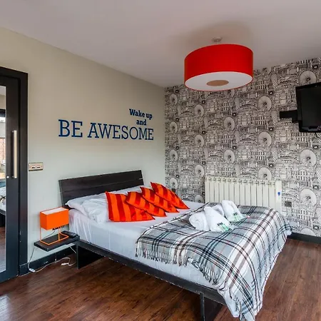 Code - The Loft, Hostel *