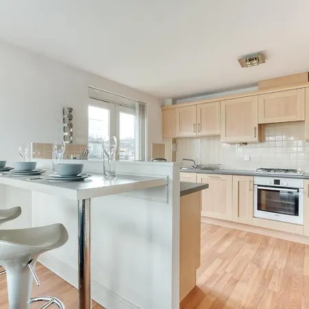 Modern, Bright In Appin Place