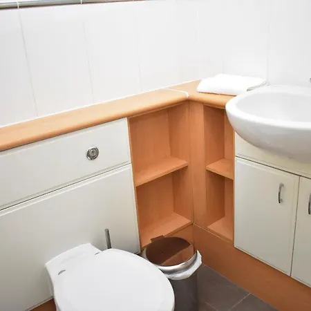 Bright 2br With Lift 10 Mins To Princes Street Appartement