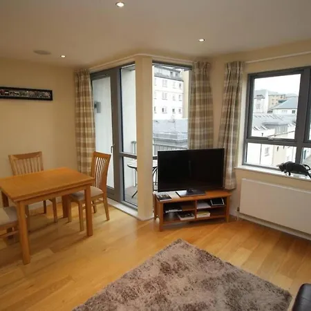 ◈ Modern ◈ W/ Elevator ◈ And Balcony ◈ Apartment Edinburgh