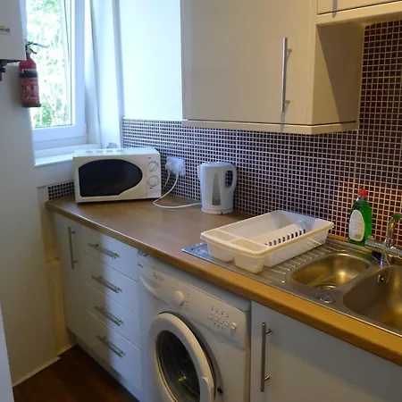 1 Bed Apartment 1Km From Royal Mile