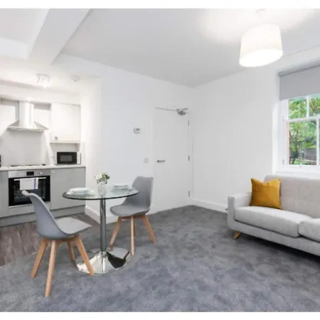 Private Entrance Studio For 2 Near Castle Appartement *