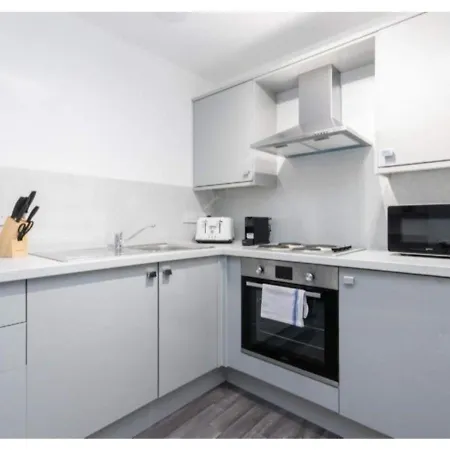 Private Entrance Studio For 2 Near Castle