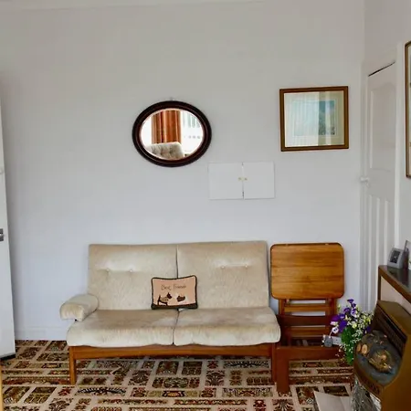 Homely 2 Bed With Arthur Seat Views Apartment *
