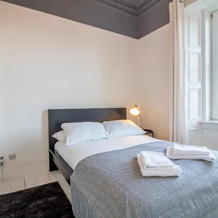 2br Apt : Central, Stylish, Incredible Views!