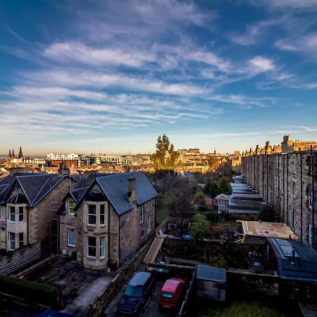 Apartment 2br Apt : Central, Stylish, Incredible Views!