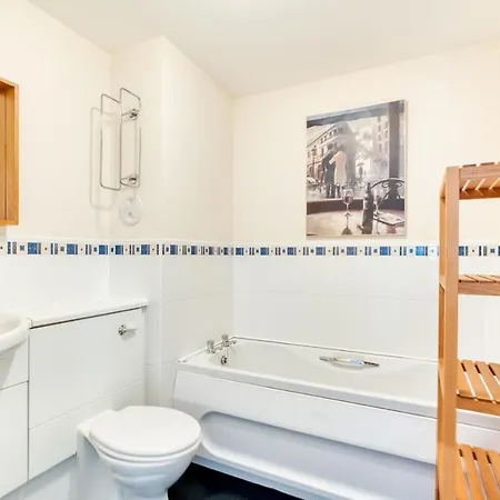 Modern, Bright In Appin Place Διαμέρισμα