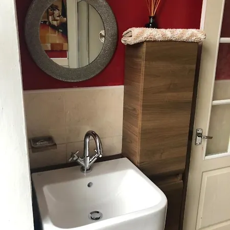Apartment Charming Victorian Old Town Edinburgh