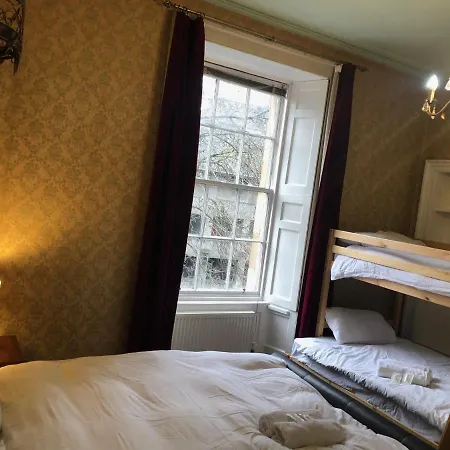 Charming Victorian Old Town Apartment