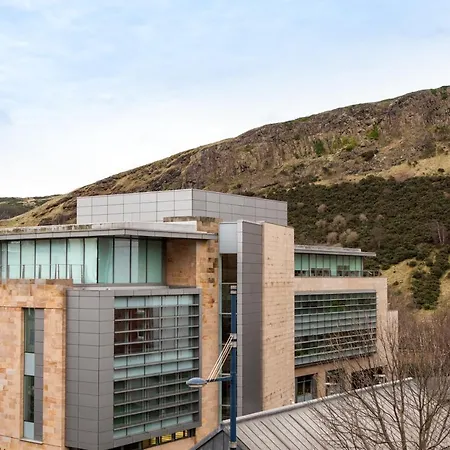 Amazing - Holyrood Road * Edinburgh