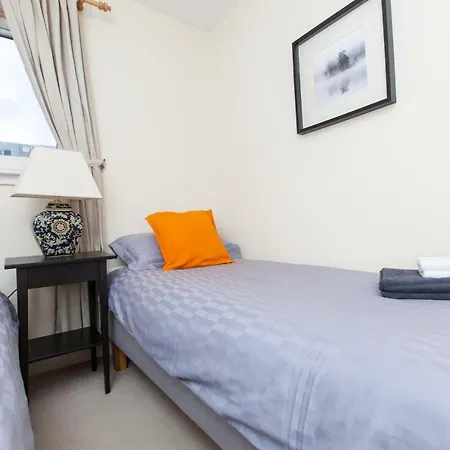 Daire Amazing - Holyrood Road Edinburgh