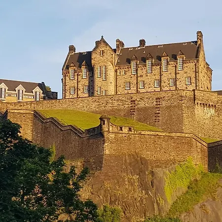 Amazing - Holyrood Road * Edinburgh