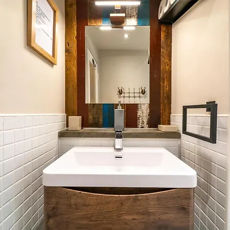 The Waverley Park Apartment Edinburgh