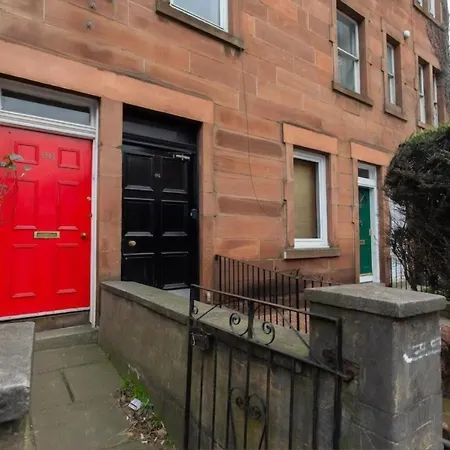 Broughton - Alluring One Bedroom Flat, Excellent Location, *