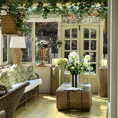 Konukevi Abercorn Edinburgh