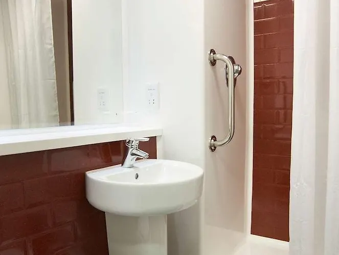Hotel Travelodge Cameron Toll 2*