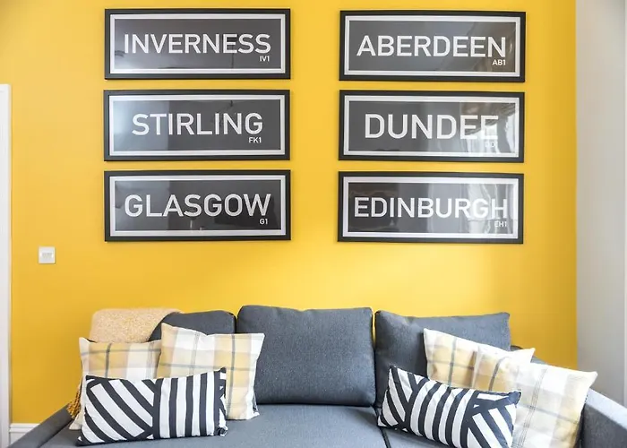 דירה Luxury Royal Mile Retreat אדינבורו