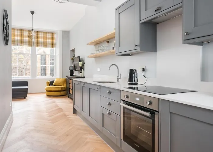 Luxury Royal Mile Retreat אדינבורו