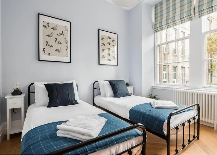 Luxury Royal Mile Retreat אדינבורו