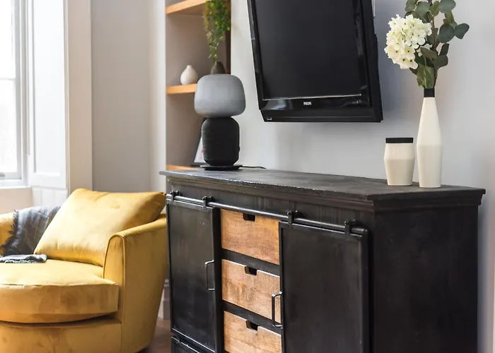 Luxury Royal Mile Retreat דירה