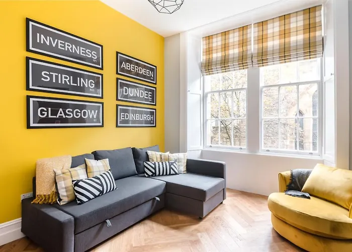 דירה Luxury Royal Mile Retreat אדינבורו