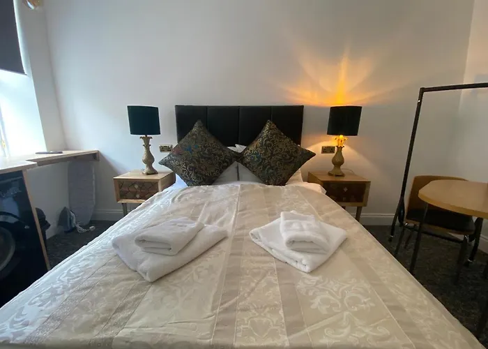 Royal Mile Romance By Heritage Collection * Edinburgh