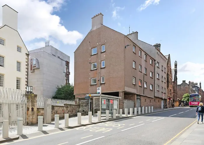 Joivy Contemporary Royal Mile With Balcony Apartamento