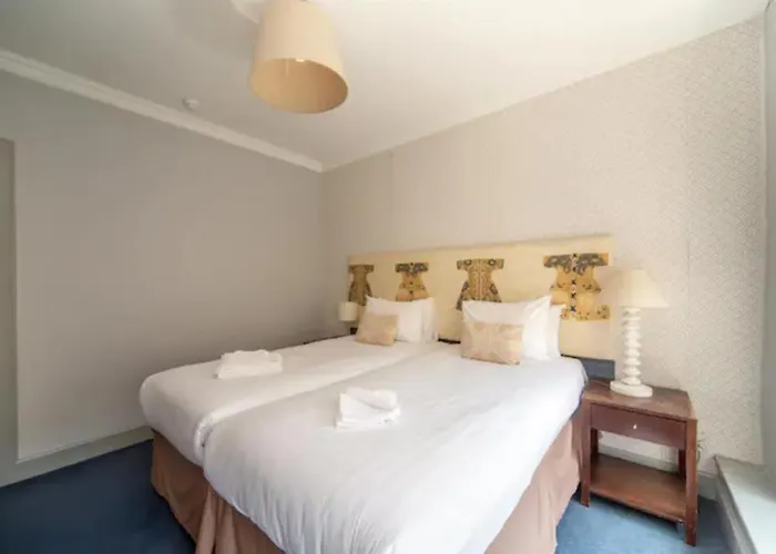 Tron Kirk * Edinburgh