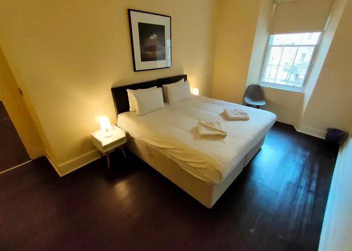 Tron Kirk * Edinburgh