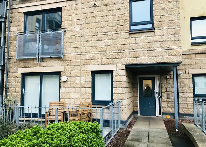 2 Bath Free Parking *