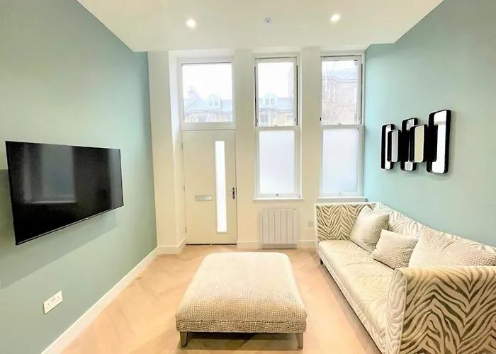 Trendy And Newly Reno'd 1 Bed Nr The Meadows