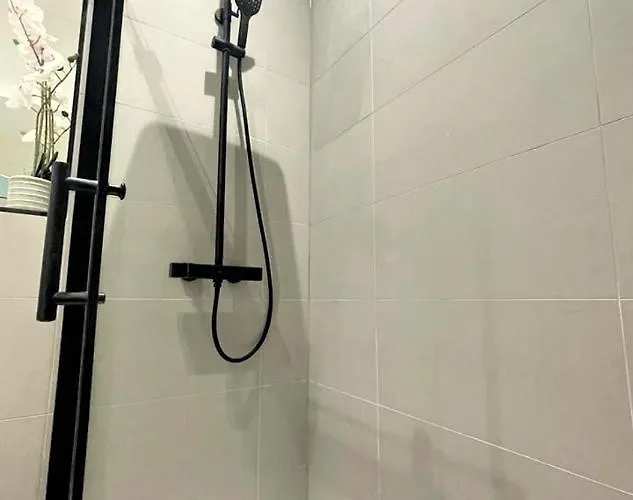 Trendy And Newly Reno'd 1 Bed Nr The Meadows Apartment *